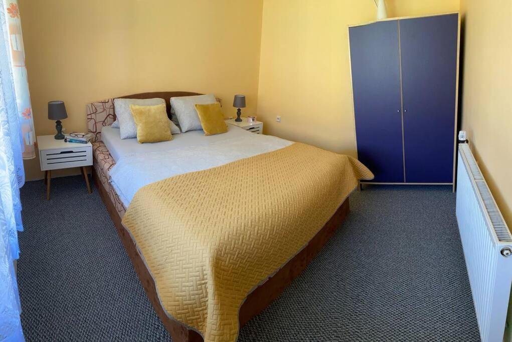 Apartment Anna Sakvice Luaran gambar
